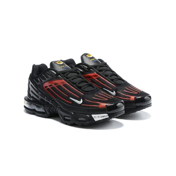 Nike Air Max Plus 3 Schwarz Rot Herren Sneaker Technisch und Modern Nike Air Max Plus 3 Schwarz Rot Herren Sneaker Technisch und Modern