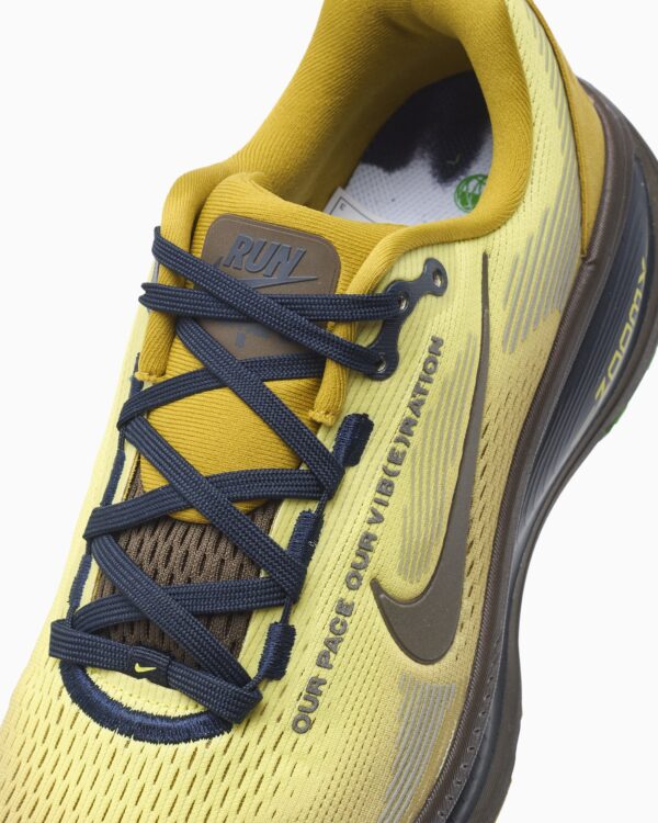Nike Vomero 18 SE Damen