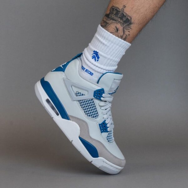Air Jordan 4 Retro Sneaker – Ikonische Basketballschuhe für Stil und Komfort Air Jordan 4 Retro Sneaker – Ikonische Basketballschuhe für Stil und Komfort